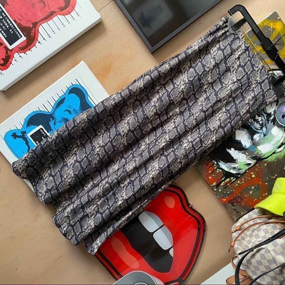 Urban Outfitters Rowan Silky Slip Skirt in Grey Beige Black Animal Print Size S - Picture 4 of 11